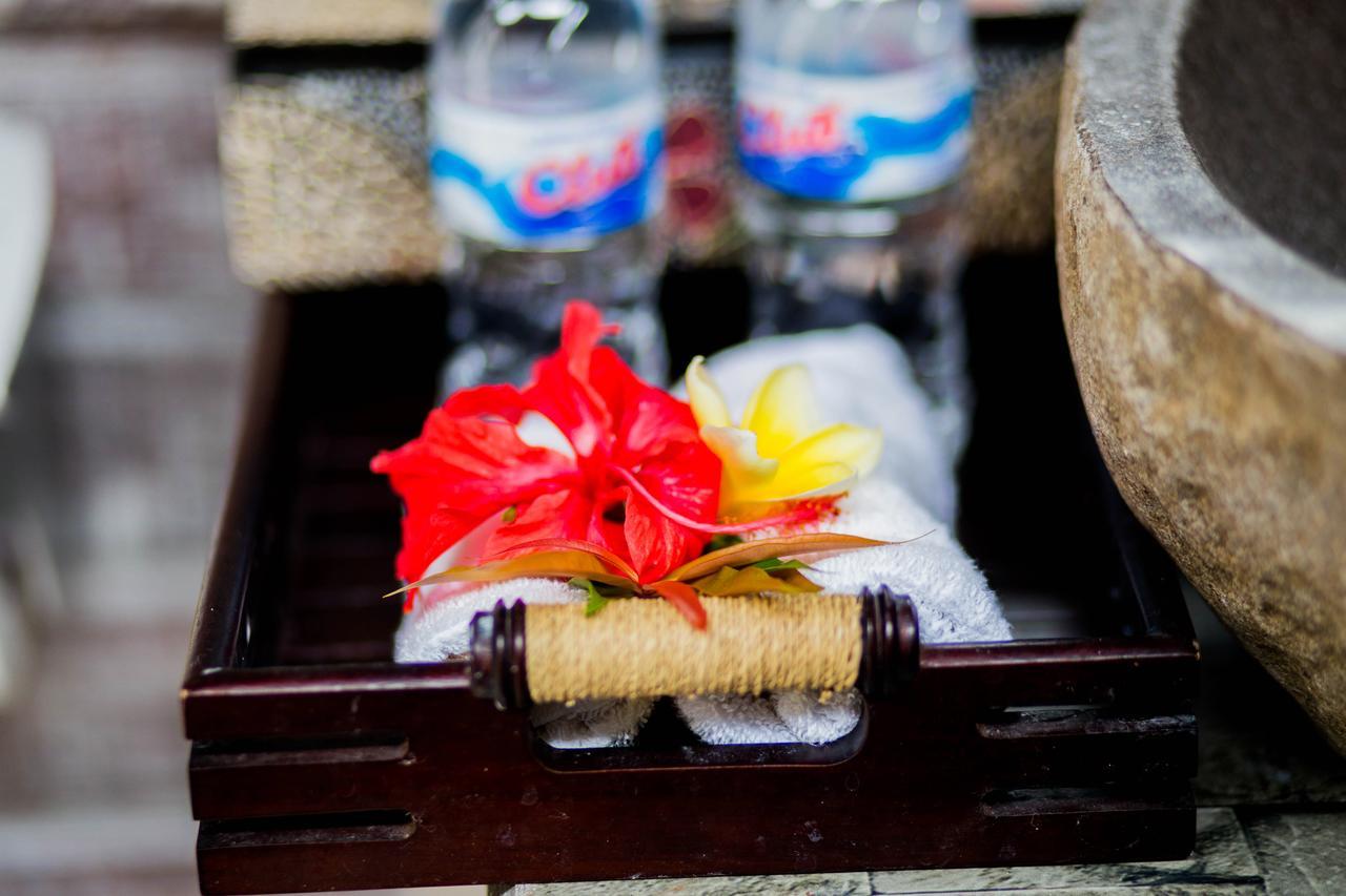 The Syron Huts Lembongan Hotel Luaran gambar