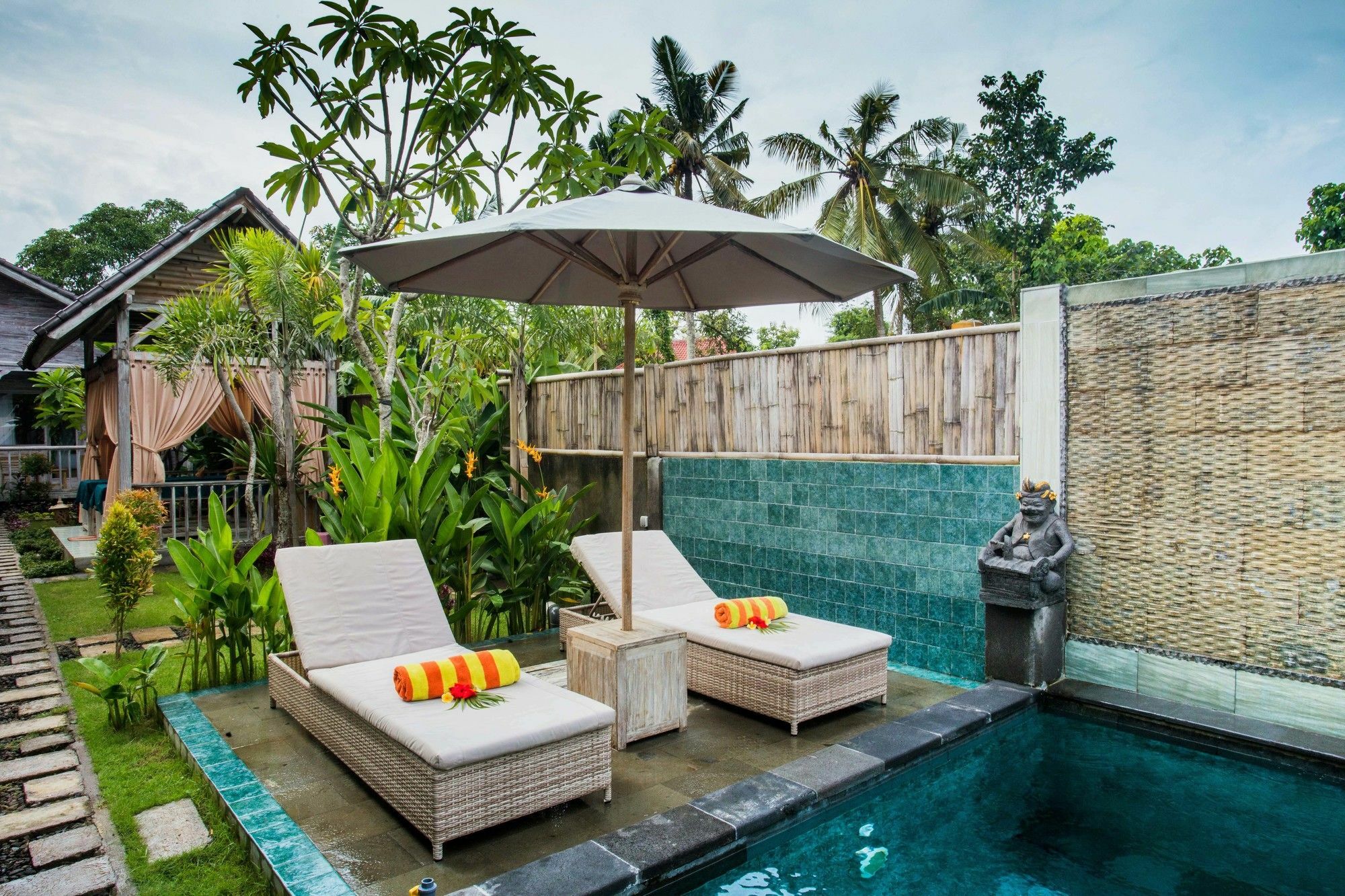The Syron Huts Lembongan Hotel Luaran gambar